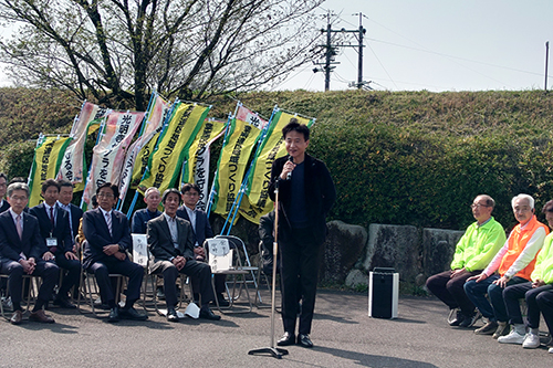 市長があいさつしている写真