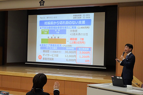 市長が講話している写真