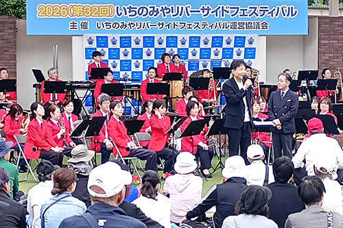 市長があいさつしている写真