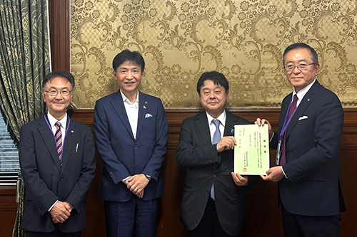 市長が要望活動している写真
