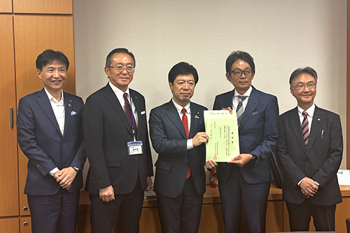 市長が要望活動している写真