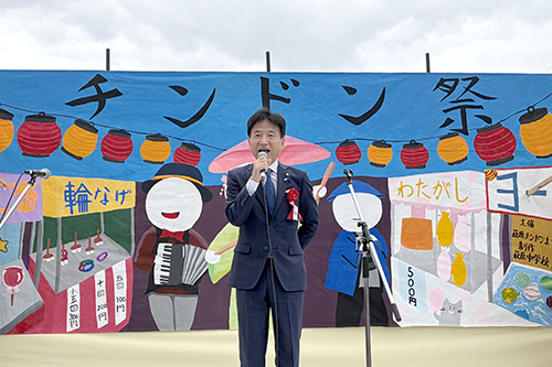市長があいさつしている写真
