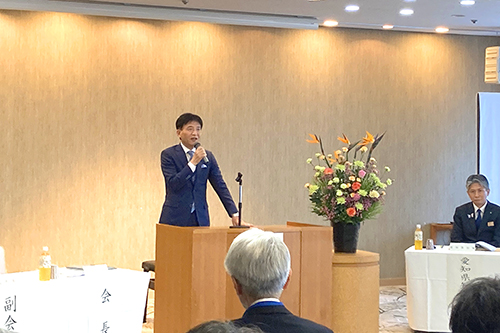市長があいさつしている写真