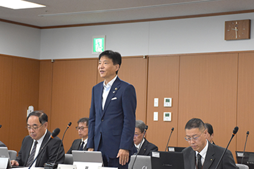 市長があいさつしている写真