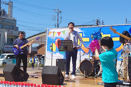 市長があいさつしている写真