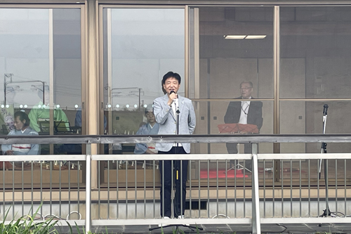 市長があいさつしている写真