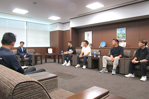 市長が対談している写真