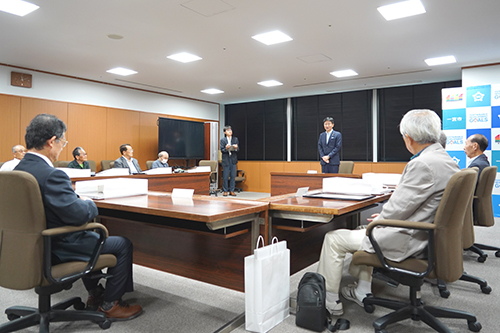 市長があいさつしている写真
