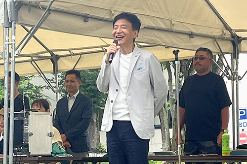 市長があいさつしている写真