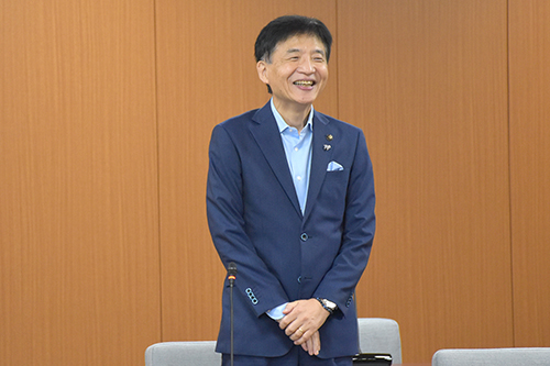 市長があいさつしている写真