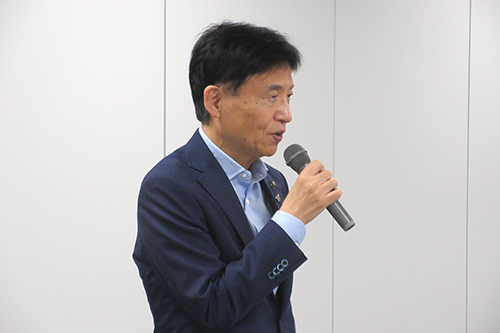 市長があいさつしている写真