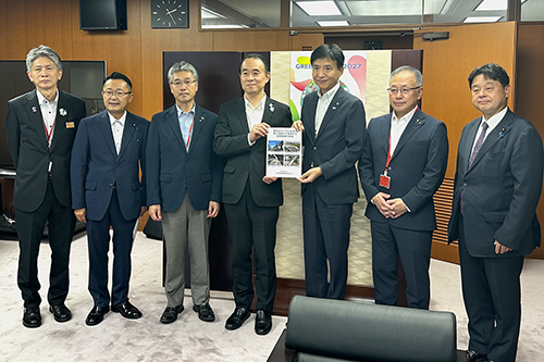 市長が要望活動している写真