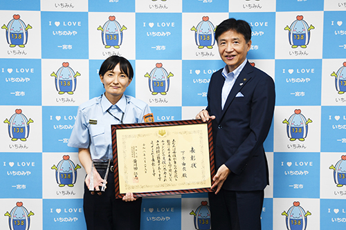 記念撮影の様子の写真