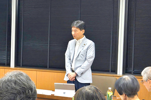 市長があいさつしている写真