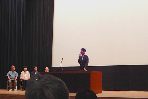 市長があいさつしている写真