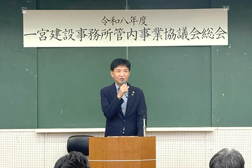 市長があいさつしている写真