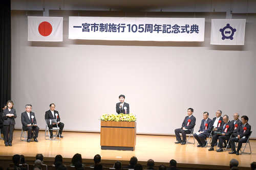 市長があいさつしている写真