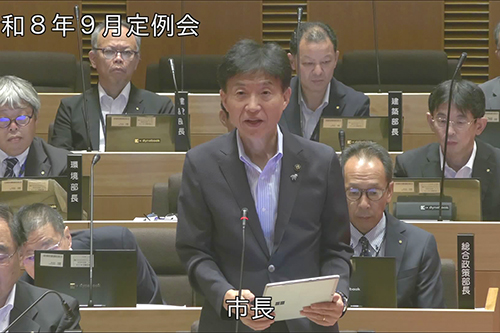本会議の様子の写真