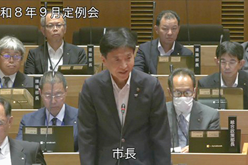 本会議の様子の写真