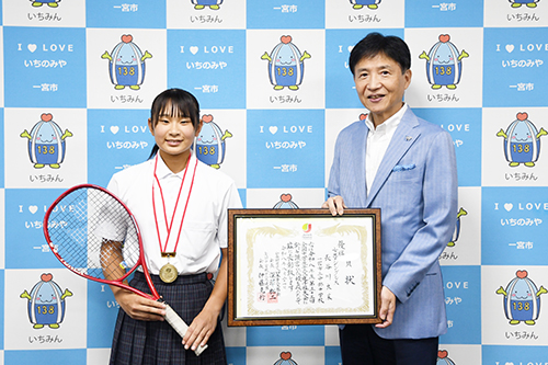 記念撮影の様子の写真