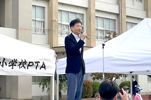 開催にあたり市長があいさつしている様子の写真