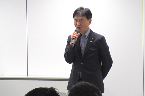 市長があいさつをしている様子の写真